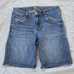 Kut from the Kloth Catherine mid-rise boyfriend Bermuda denim Jean shorts 6